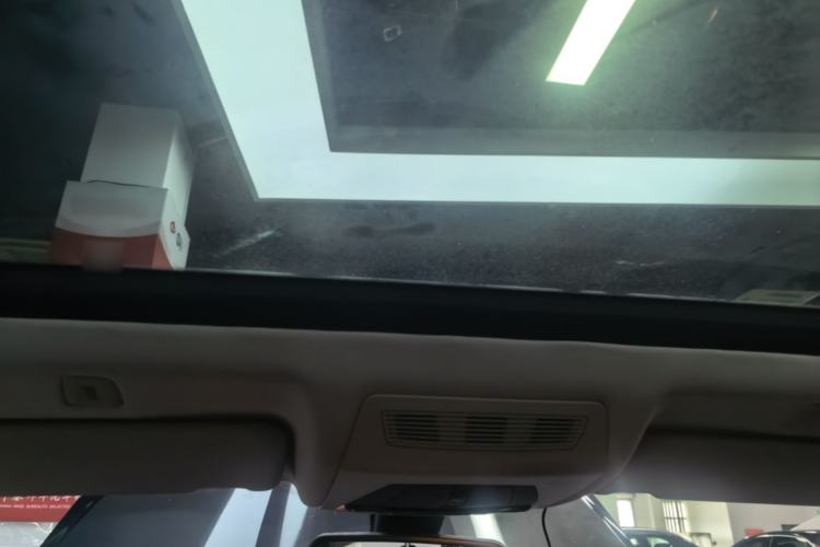 Used BMW 5 Series 2014 525Li Leading Model Headliner