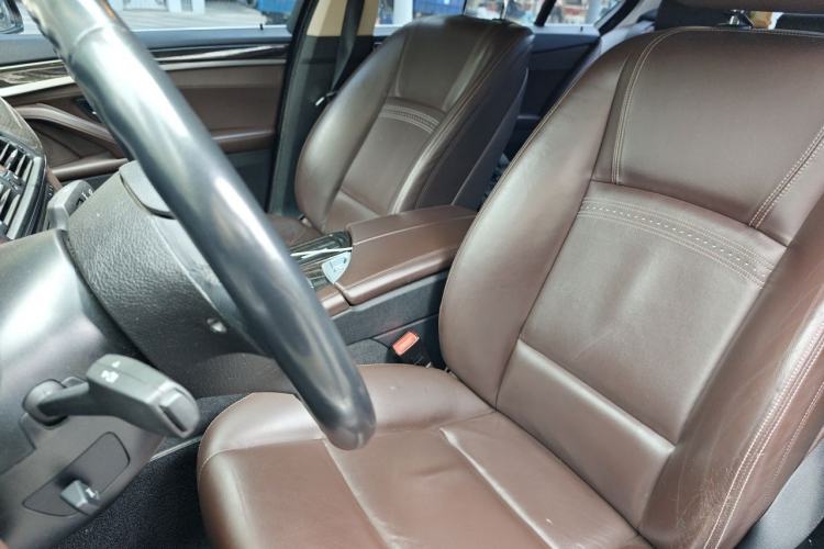 Used BMW 5 Series 2014 525Li Luxury Design Package Left Front Seat