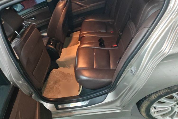 Used BMW 5 Series 2014 525Li Luxury Design Package Left Rear Seat