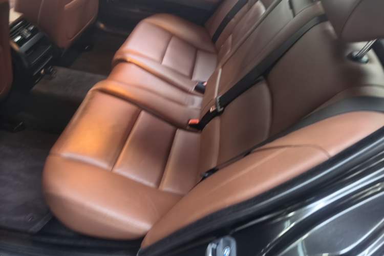Used BMW 5 Series 2014 525Li Leading Model Left Rear Seat