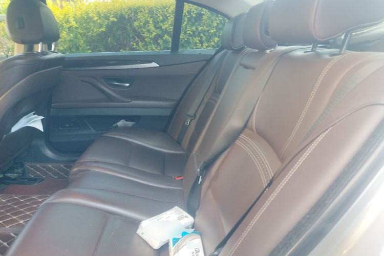 Used BMW 5 Series 2014 525Li Luxury Design Package Left Rear Seat