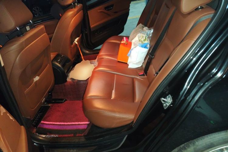Used BMW 5 Series 2014 525Li Luxury Design Package Left Rear Seat