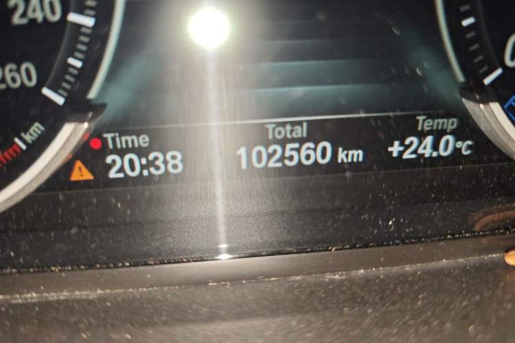 Used BMW 5 Series 2014 520i Elegant Edition Odometer Close Up