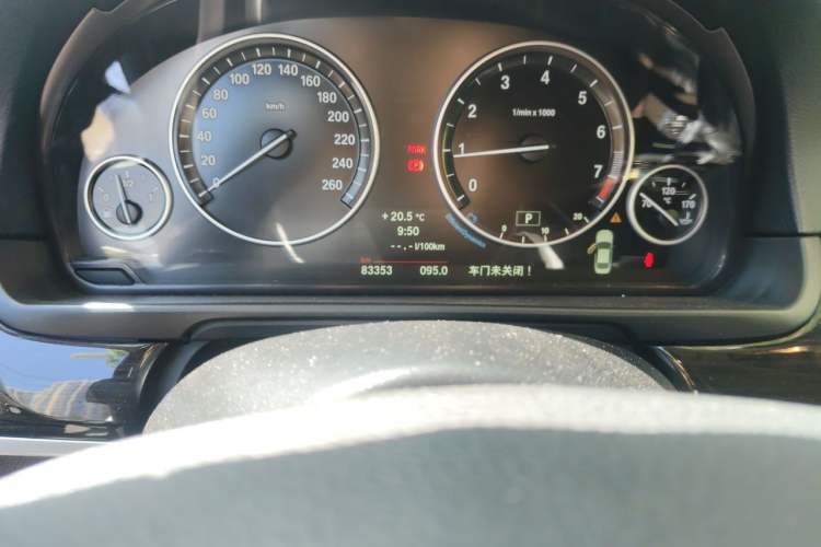 Used BMW 5 Series 2014 528Li Luxury Design Package Odometer Close Up