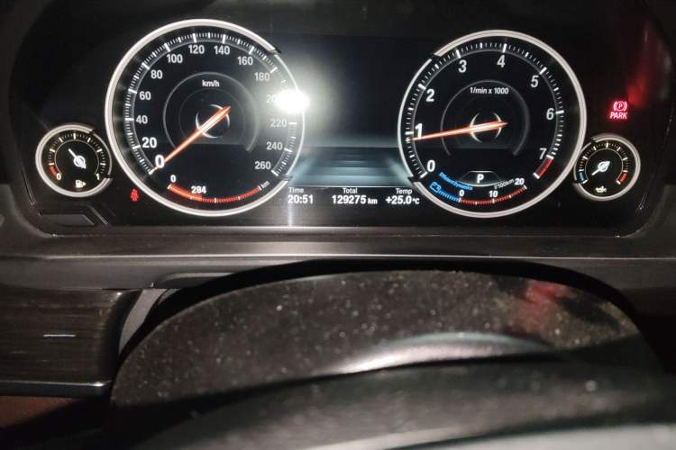 Used BMW 5 Series 2014 525Li Luxury Design Package Odometer Close Up