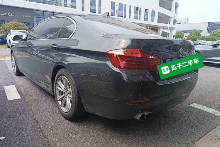 Used BMW 5 Series 2014 520Li Elegant Model Rear Left 45 Deg