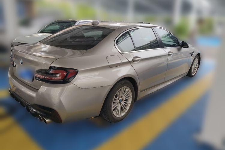 Used BMW 5 Series 2014 525Li Leading Model Rear Right 45 Deg