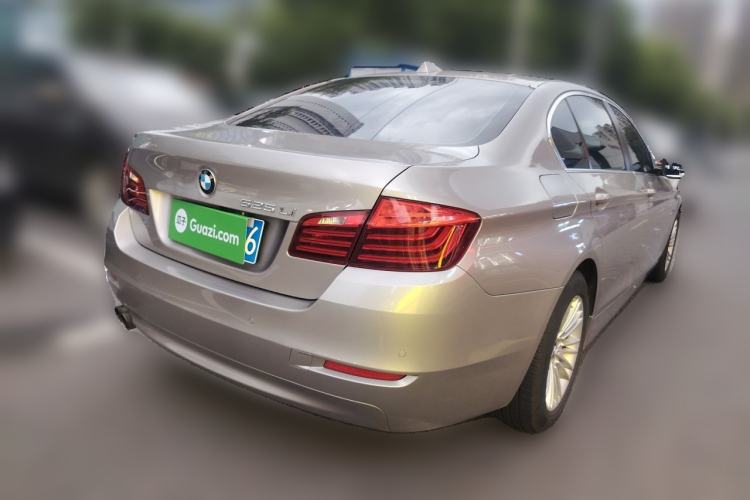 Used BMW 5 Series 2014 525Li Leading Model Rear Right 45 Deg
