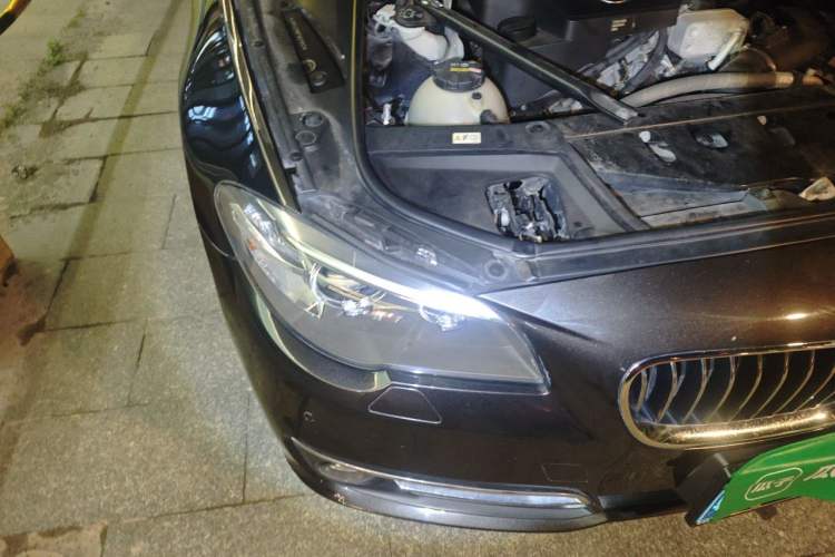 Used BMW 5 Series 2014 525Li Luxury Design Package Right Front Headlight