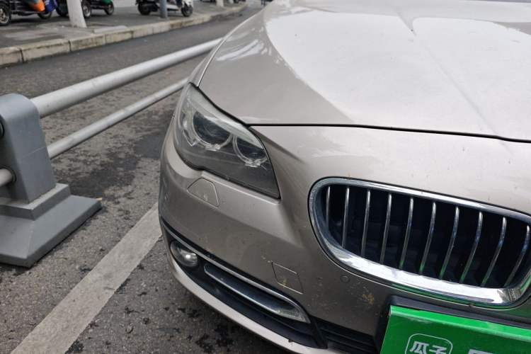 Used BMW 5 Series 2014 525Li Luxury Design Package Right Front Headlight