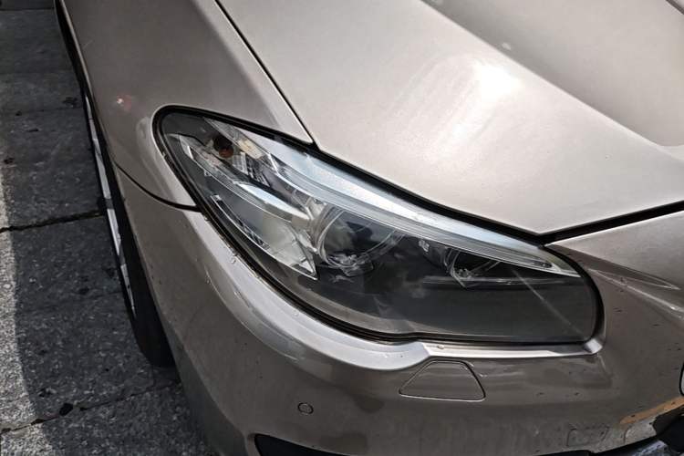 Used BMW 5 Series 2014 535Li Leading Model Right Front Headlight