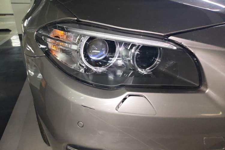 Used BMW 5 Series 2014 525Li Luxury Design Package Right Front Headlight