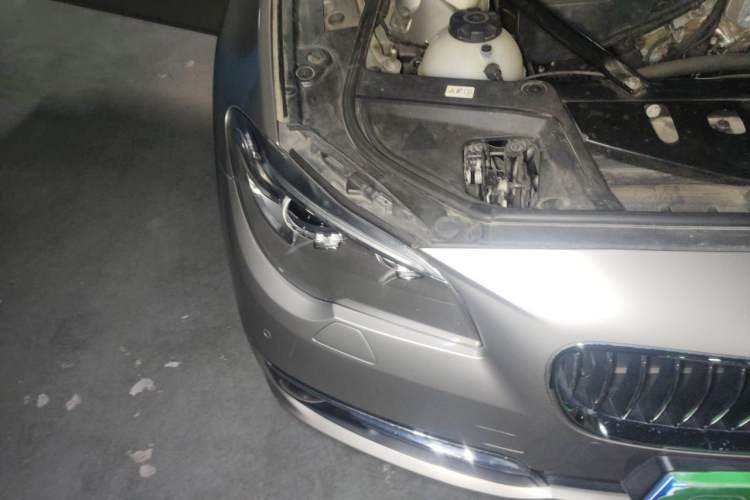 Used BMW 5 Series 2014 525Li Luxury Design Package Right Front Headlight