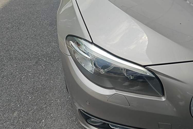 Used BMW 5 Series 2014 525Li Luxury Design Package Right Front Headlight