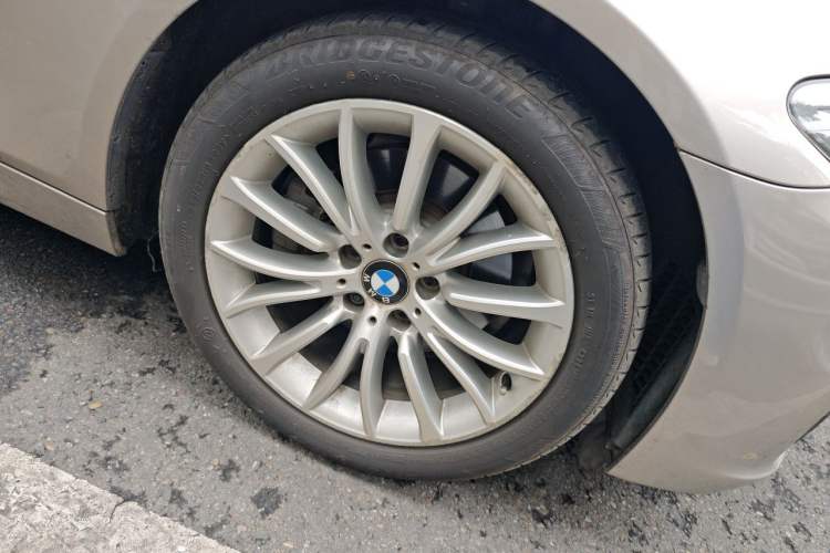 Used BMW 5 Series 2014 525Li Luxury Design Package Right Front Wheel Hub