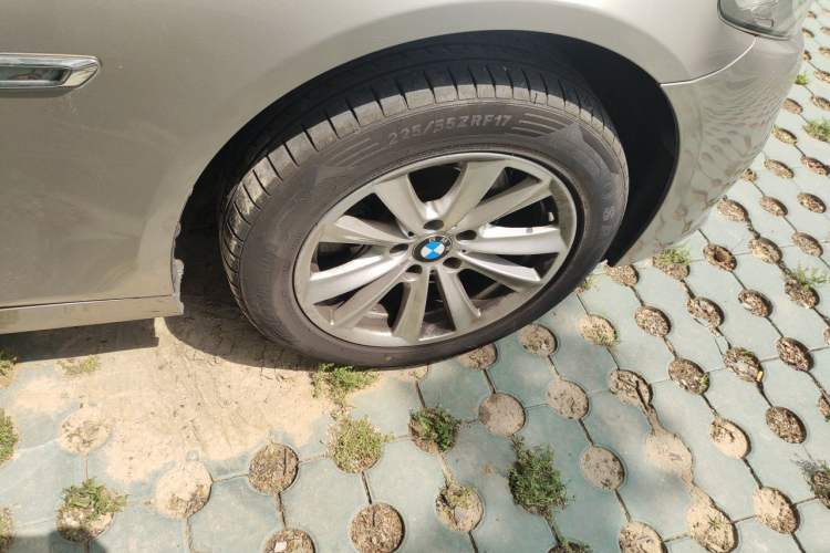 Used BMW 5 Series 2014 520Li Elegant Model Right Front Wheel Hub