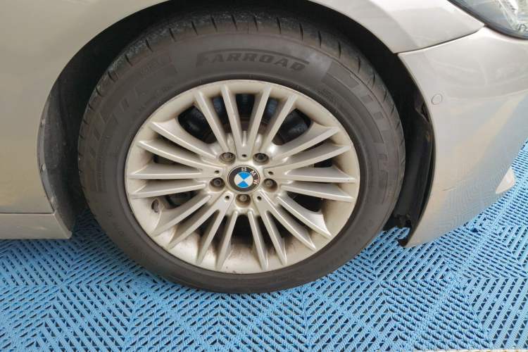 Used BMW 5 Series 2014 525Li Leading Model Right Front Wheel Hub