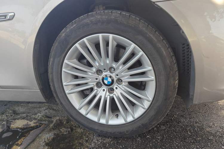 Used BMW 5 Series 2014 525Li Leading Model Right Front Wheel Hub