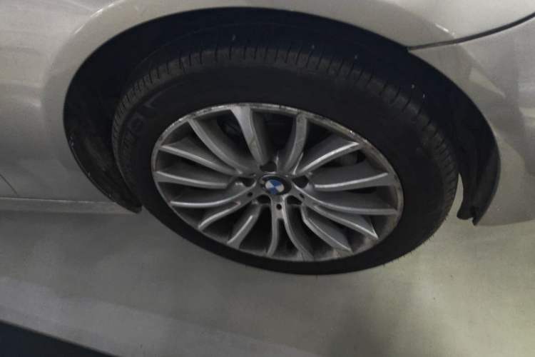 Used BMW 5 Series 2014 525Li Luxury Design Package Right Front Wheel Hub
