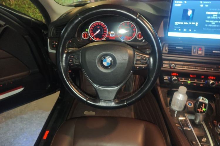 Used BMW 5 Series 2014 525Li Luxury Design Package Steering Wheel