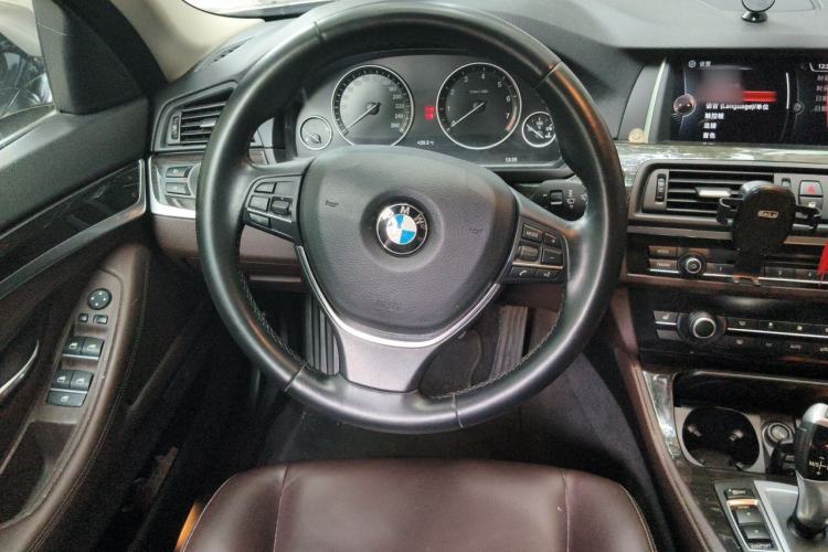 Used BMW 5 Series 2014 525Li Luxury Design Package Steering Wheel
