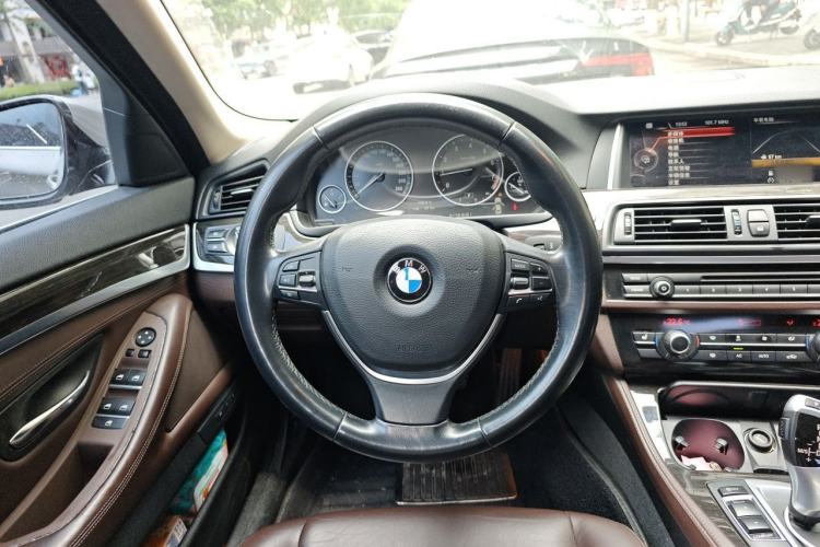 Used BMW 5 Series 2014 525Li Luxury Design Package Steering Wheel