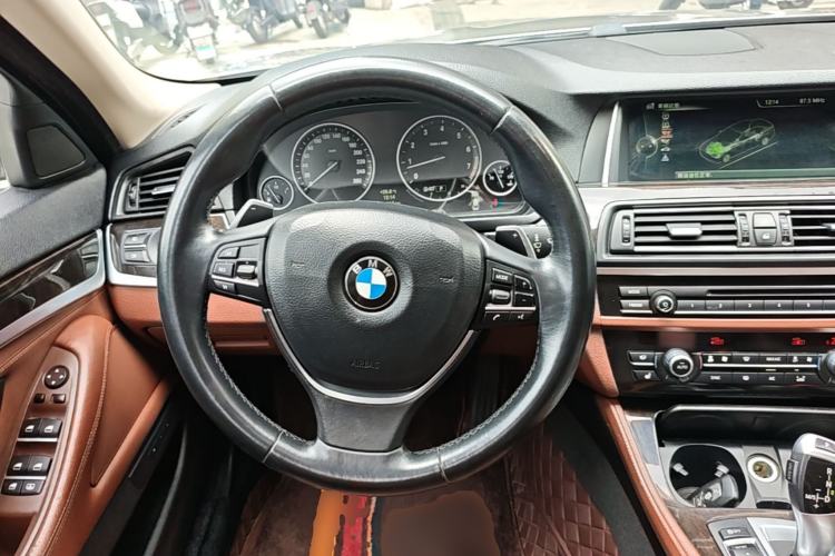 Used BMW 5 Series 2014 535Li Leading Model Steering Wheel