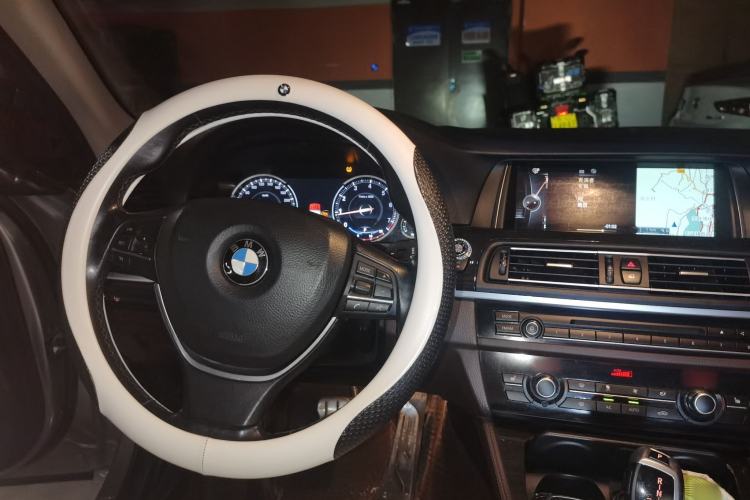 Used BMW 5 Series 2014 525Li Luxury Design Package Steering Wheel