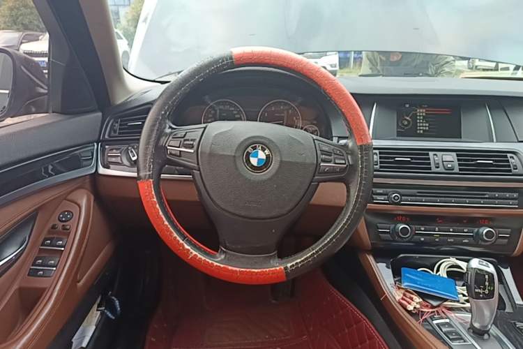 Used BMW 5 Series 2014 520Li Elegant Model Steering Wheel