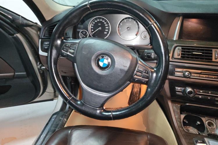 Used BMW 5 Series 2014 525Li Luxury Design Package Steering Wheel