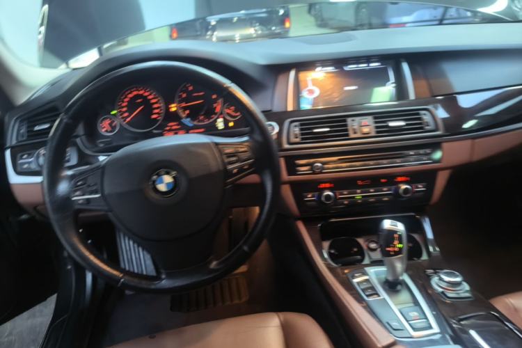 Used BMW 5 Series 2014 525Li Leading Model Steering Wheel