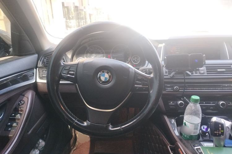 Used BMW 5 Series 2014 525Li Luxury Design Package Steering Wheel