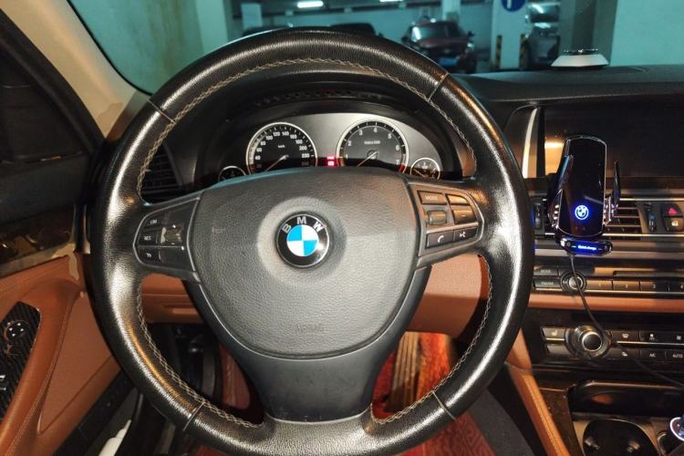 Used BMW 5 Series 2014 525Li Luxury Design Package Steering Wheel