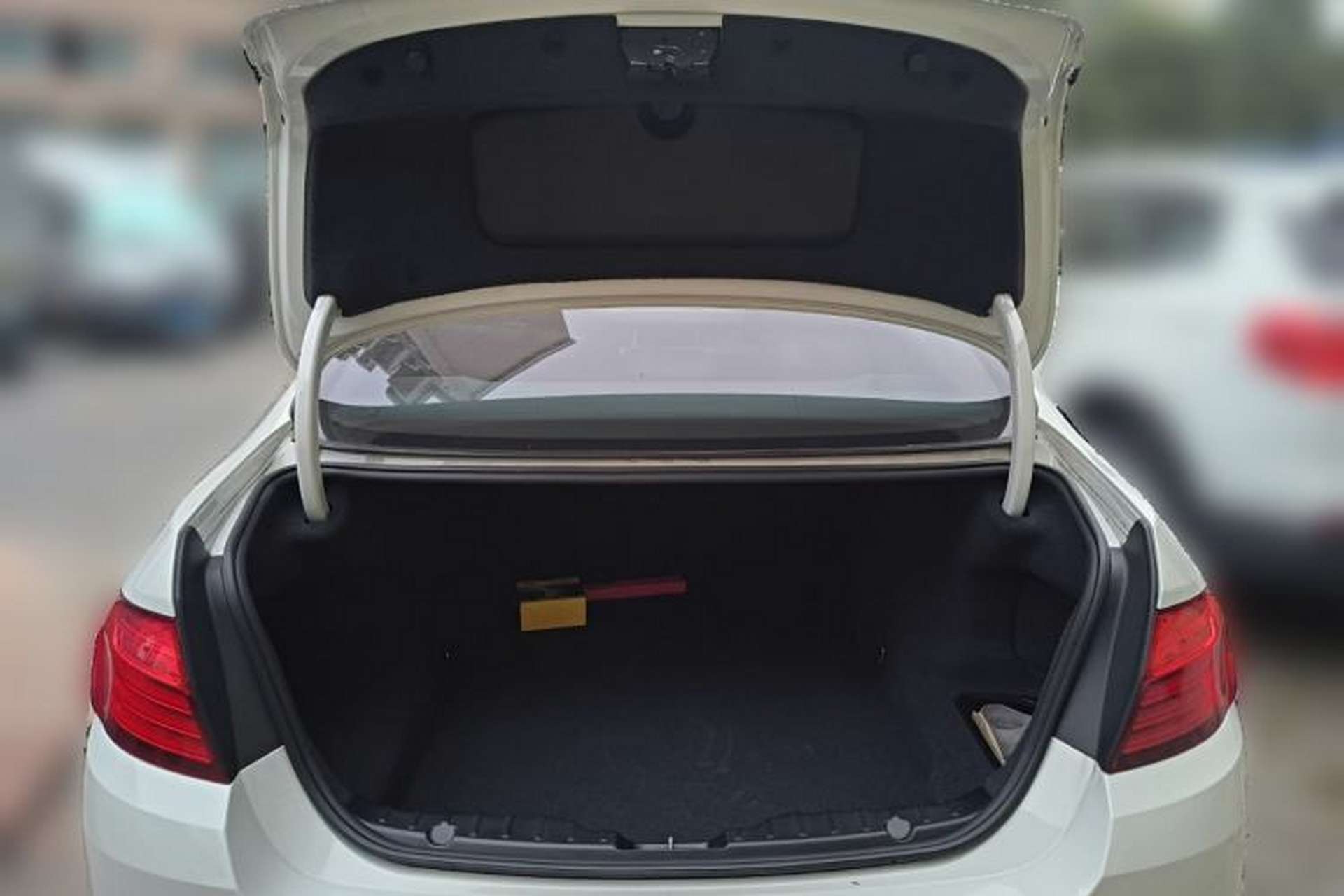Used BMW 5 Series 2014 520i Elegant Edition Trunk