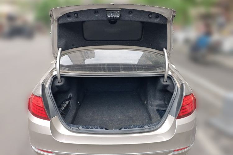 Used BMW 5 Series 2014 525Li Luxury Design Package Trunk