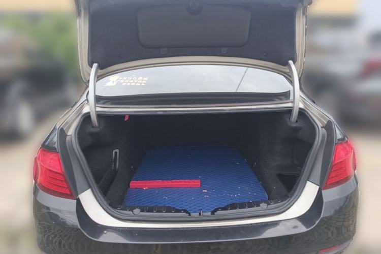 Used BMW 5 Series 2014 525Li Leading Model Trunk