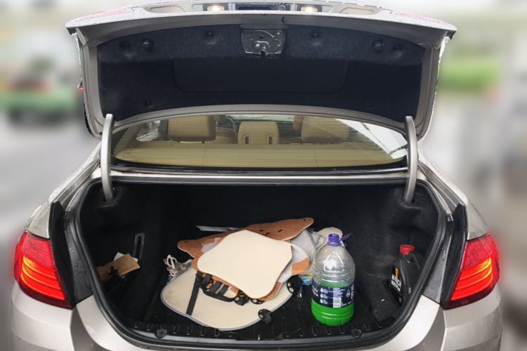 Used BMW 5 Series 2014 525Li Leading Model Trunk