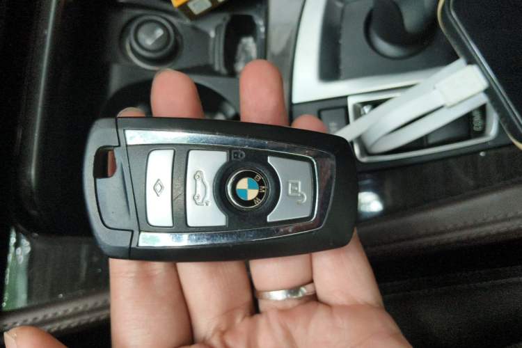 Used BMW 5 Series 2014 525Li Luxury Design Package Vehicle Key