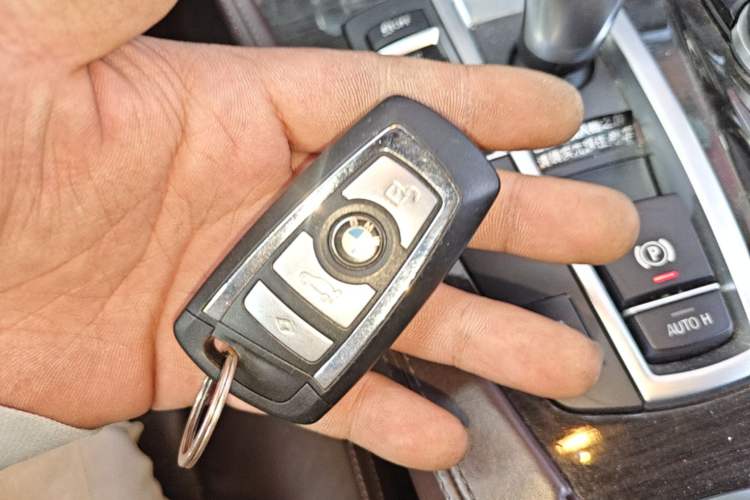 Used BMW 5 Series 2014 525Li Luxury Design Package Vehicle Key