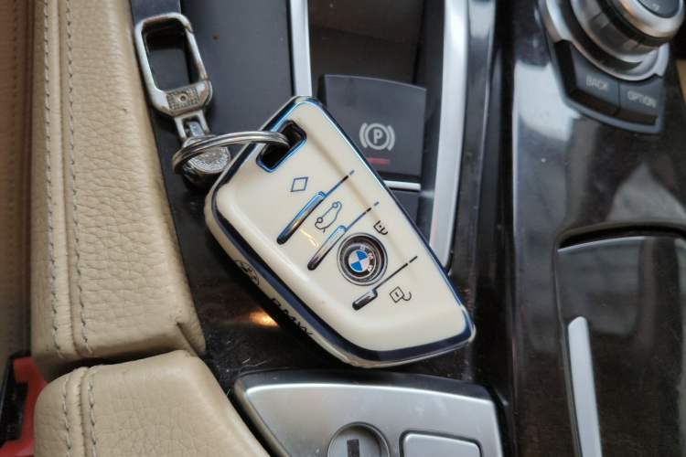 Used BMW 5 Series 2014 525Li Leading Model Vehicle Key