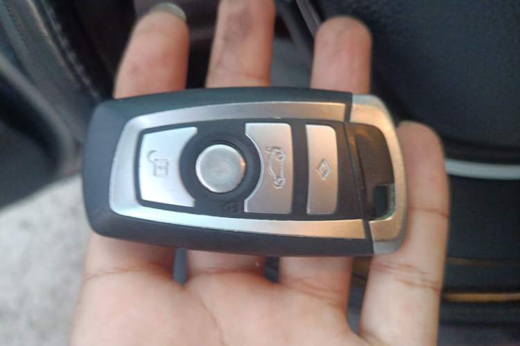 Used BMW 5 Series 2014 528Li Leading Model Vehicle Key