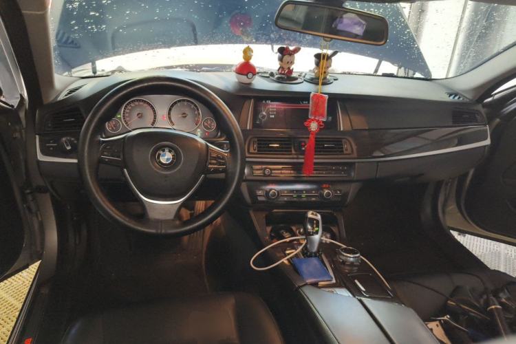 Used BMW 5 Series 2014 525Li Luxury Design Package Center Console