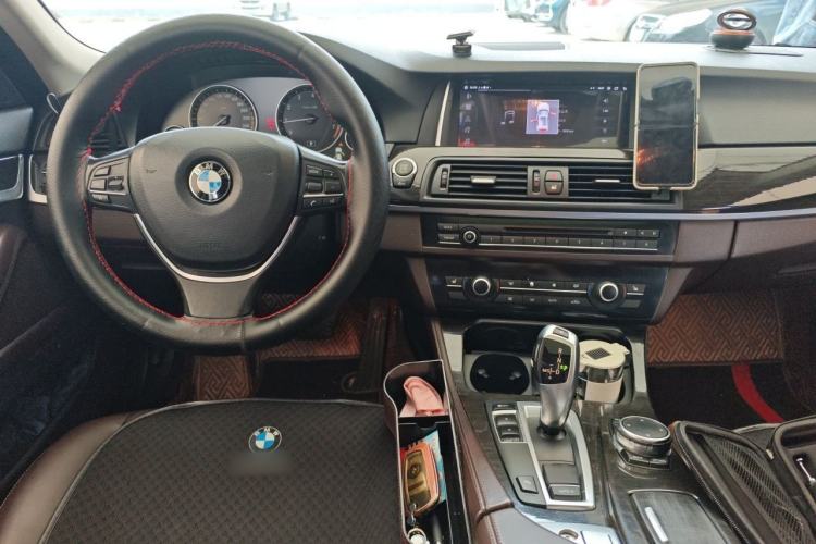 Used BMW 5 Series 2014 525Li Luxury Design Package Center Console