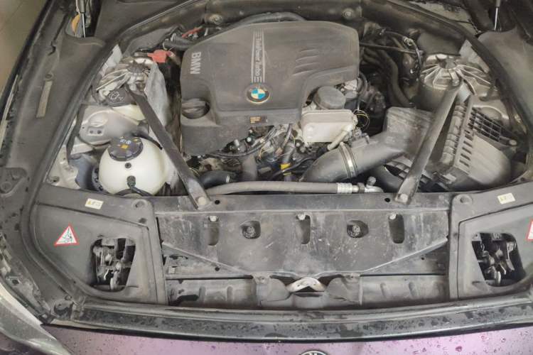Used BMW 5 Series 2014 525Li Luxury Design Package Engine Bay