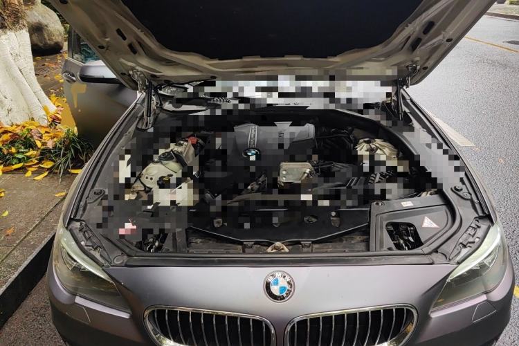 Used BMW 5 Series 2014 520Li Elegant Model Engine Bay
