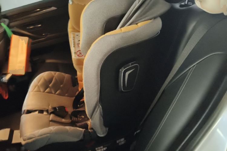 Used BMW 5 Series 2014 525Li Luxury Design Package Left Rear Seat