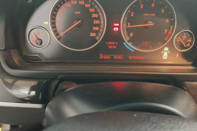 Used BMW 5 Series 2014 525Li Luxury Design Package Odometer Close Up