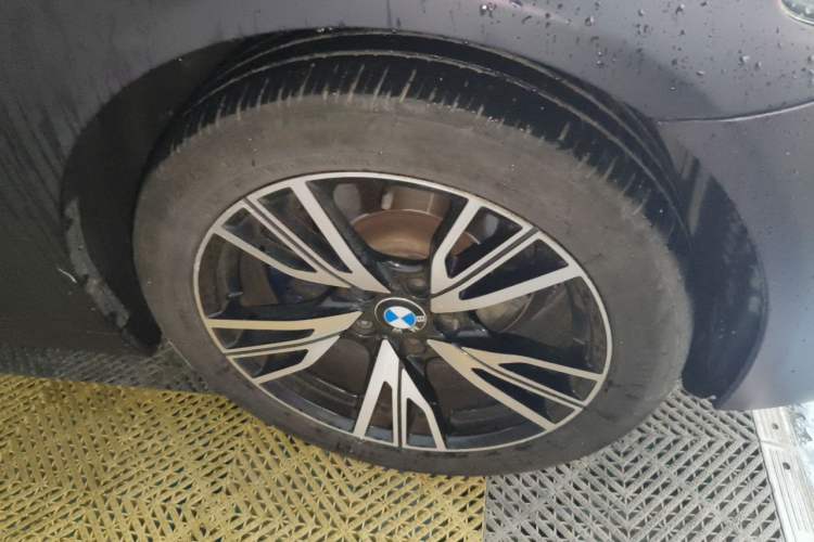 Used BMW 5 Series 2014 525Li Luxury Design Package Right Front Wheel Hub