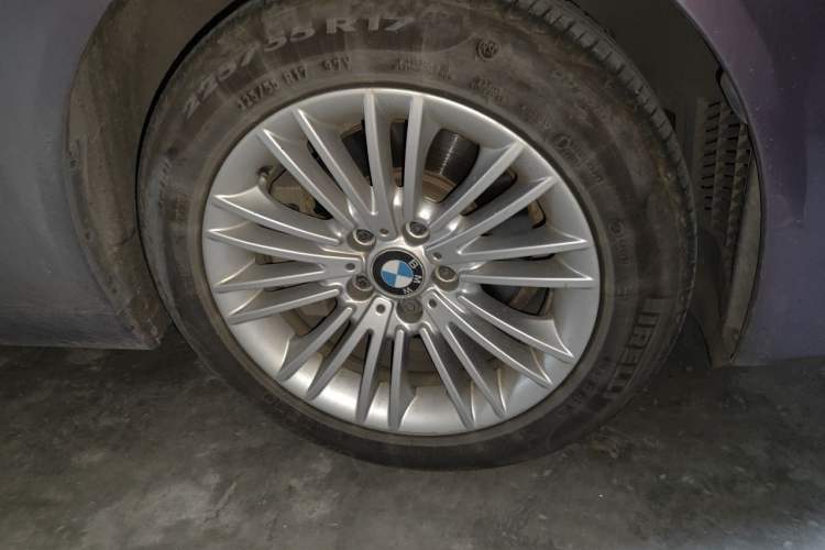 Used BMW 5 Series 2014 525Li Leading Model Right Front Wheel Hub