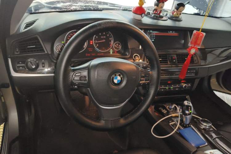 Used BMW 5 Series 2014 525Li Luxury Design Package Steering Wheel